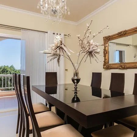 Casa D'oro Exclusive * Kypseli